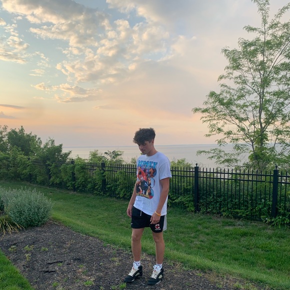 Meet your Posher, Tyler - Picture 2 of 3